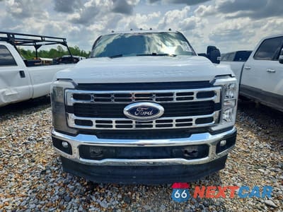 Piąte zdjęcie samochodu w środku: 2023 FORD F350 SUPER DUTY VIN:1FD8W3HT4PED67977 - miniatura
