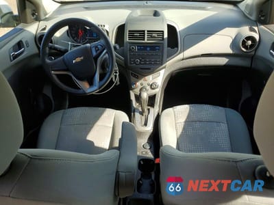Zdjęcie 8 z 12 samochodu: 2014 CHEVROLET SONIC LS VIN:1G1JA5SG0E4194756 - miniatura