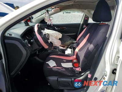 Zdjęcie 7 z 12 samochodu: 2017 NISSAN ROGUE SPORT S VIN:JN1BJ1CR6HW103943 - miniatura
