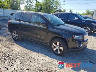 Czwarte zdjęcie samochodu z boku: 2017 JEEP COMPASS LATITUDE VIN:1C4NJDEB7HD125344 - miniatura