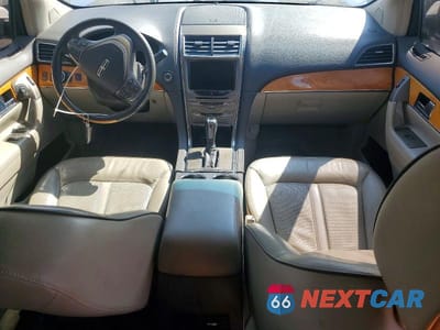 Zdjęcie 8 z 13 samochodu: 2013 LINCOLN MKX VIN:2LMDJ8JK7DBL43387 - miniatura