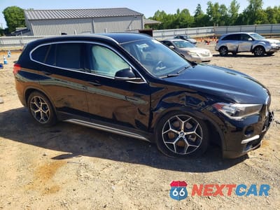 Czwarte zdjęcie samochodu z boku: 2018 BMW X1 XDRIVE28I VIN:WBXHT3C38J5L26945 - miniatura