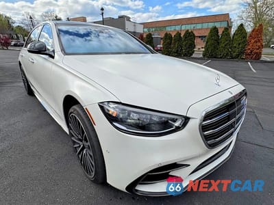Czwarte zdjęcie samochodu z boku: 2023 MERCEDES-BENZ S 580 4MATIC VIN:W1K6G7GB7PA182621 - miniatura