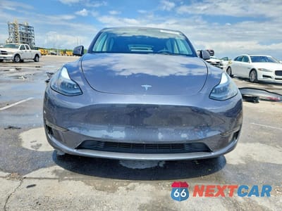 Piąte zdjęcie samochodu w środku: 2022 TESLA MODEL Y VIN:7SAYGDEF7NF515446 - miniatura