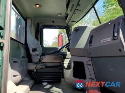 Piąte zdjęcie samochodu w środku: 2016 MACK 600 CXU600 VIN:1M1AW01X9GM008504 - miniatura