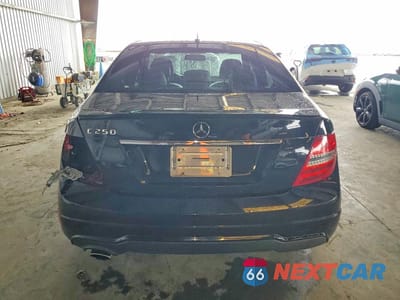 Zdjęcie 6 z 12 samochodu: 2013 MERCEDES-BENZ C 250 VIN:WDDGF4HB7DA779400 - miniatura