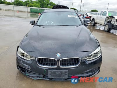 Piąte zdjęcie samochodu w środku: 2018 BMW 320 I VIN:WBA8A9C57JAH13601 - miniatura
