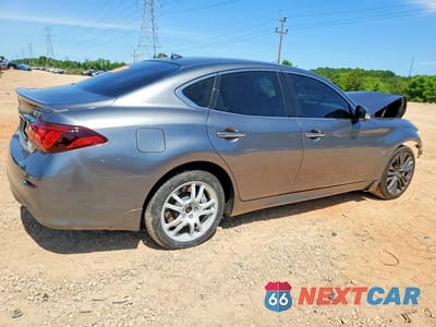 Trzecie zdjęcie samochodu z tyłu: 2018 INFINITI Q70 3.7 LUXE VIN:JN1BY1AR7JM220544 - miniatura