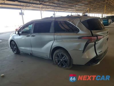 Drugie zdjęcie samochodu z przodu: 2025 TOYOTA SIENNA XSE VIN:5TDDSKFC1SS166407 - miniatura