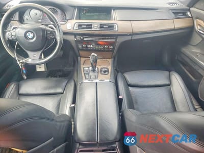 Zdjęcie 8 z 12 samochodu: 2013 BMW 750 LI VIN:WBAYE8C51DD132853 - miniatura
