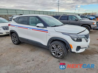 Czwarte zdjęcie samochodu z boku: 2022 KIA SELTOS LX VIN:KNDEPCAA5N7322495 - miniatura
