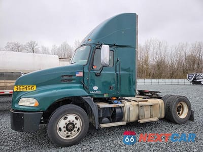 Drugie zdjęcie samochodu z przodu: 2017 MACK CXU612 SEMI TRUCK VIN:1M1AW01X5HM009764 - miniatura