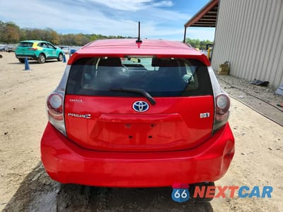 Zdjęcie 6 z 12 samochodu: 2013 TOYOTA PRIUS C THREE VIN:JTDKDTB37D1038637 - miniatura