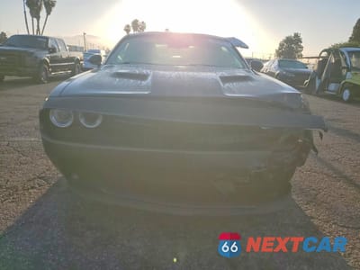Piąte zdjęcie samochodu w środku: 2016 DODGE CHALLENGER R VIN:2C3CDZBT5GH256304 - miniatura