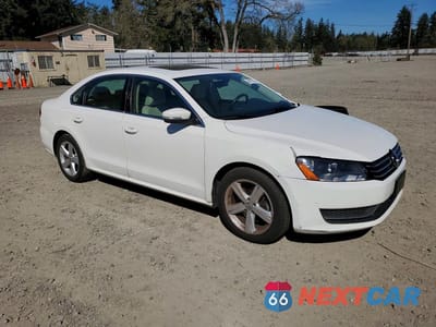 Czwarte zdjęcie samochodu z boku: 2013 VOLKSWAGEN PASSAT SE VIN:1VWBH7A36DC088489 - miniatura