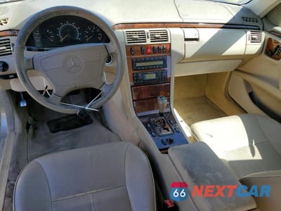 Zdjęcie 8 z 12 samochodu: 1999 MERCEDES-BENZ E 320 4MATIC VIN:WDBJF82H0XX022598 - miniatura