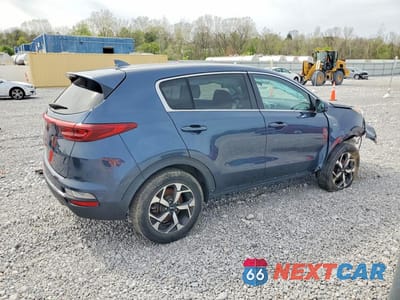 Trzecie zdjęcie samochodu z tyłu: 2021 KIA SPORTAGE LX VIN:KNDPMCAC4M7913435 - miniatura