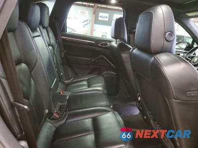 Zdjęcie 11 z 13 samochodu: 2016 PORSCHE CAYENNE GTS VIN:WP1AD2A28GLA80305 - miniatura