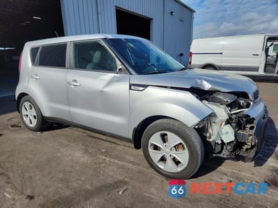 Czwarte zdjęcie samochodu z boku: 2016 KIA SOUL BASE VIN:KNDJN2A24G7851320 - miniatura