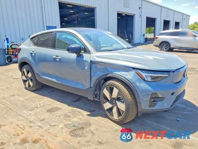 Czwarte zdjęcie samochodu z boku: 2023 VOLVO C40 RECHARGE PLUS VIN:YV4ED3GL5P2063747 - miniatura