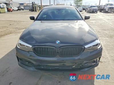 Piąte zdjęcie samochodu w środku: 2019 BMW 530E VIN:WBAJA9C52KB399446 - miniatura