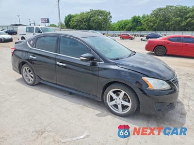 Czwarte zdjęcie samochodu z boku: 2015 NISSAN SENTRA SR VIN:3N1AB7AP6FY278843 - miniatura