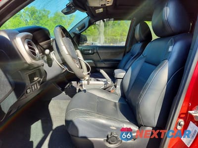 Zdjęcie 7 z 12 samochodu: 2018 TOYOTA TACOMA LIMITED VIN:3TMGZ5AN9JM183442 - miniatura
