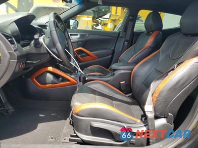 Zdjęcie 7 z 12 samochodu: 2017 HYUNDAI VELOSTER TURBO VIN:KMHTC6AE0HU309565 - miniatura