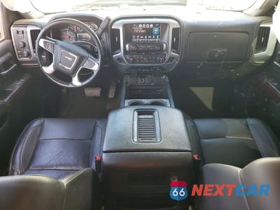 Zdjęcie 8 z 12 samochodu: 2017 GMC SIERRA K2500 SLT VIN:1GT12TEG3HF121149 - miniatura