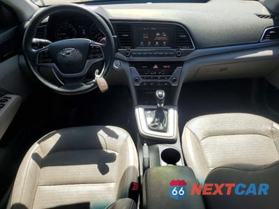 Zdjęcie 8 z 12 samochodu: 2017 HYUNDAI ELANTRA LIMITED VIN:5NPD84LF4HH010997 - miniatura
