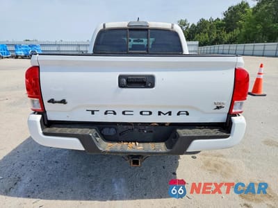 Zdjęcie 6 z 12 samochodu: 2016 TOYOTA TACOMA SR5 V6 VIN:5TFCZ5AN0GX006084 - miniatura