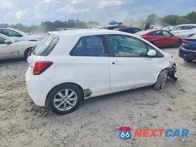 Trzecie zdjęcie samochodu z tyłu: 2015 TOYOTA YARIS 3-DOOR LE VIN:VNKJTUD3XFA023917 - miniatura