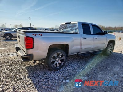 Trzecie zdjęcie samochodu z tyłu: 2019 CHEVROLET SILVERADO LD K1500 LT VIN:2GCVKPEC7K1237930 - miniatura
