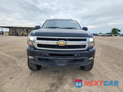 Piąte zdjęcie samochodu w środku: 2010 CHEVROLET SILVERADO K1500 LTZ VIN:3GCRKTE2XAG297563 - miniatura