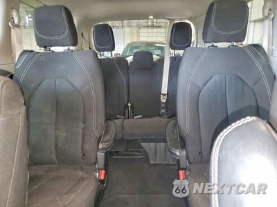 Zdjęcie 10 z 14 samochodu: 2023 CHRYSLER VOYAGER LX VIN:2C4RC1CG0PR549999 - miniatura