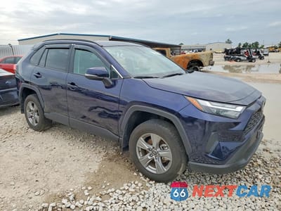 Czwarte zdjęcie samochodu z boku: 2024 TOYOTA RAV4 XLE VIN:2T3W1RFV4RW330019 - miniatura