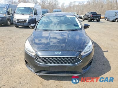 Piąte zdjęcie samochodu w środku: 2015 FORD FOCUS SE VIN:1FADP3F21FL213723 - miniatura