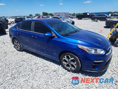 Czwarte zdjęcie samochodu z boku: 2019 KIA FORTE LXS VIN:3KPF24AD5KE012927 - miniatura