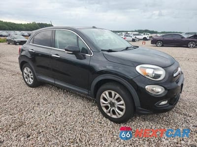 Czwarte zdjęcie samochodu z boku: 2016 FIAT 500X VIN:ZFBCFYDT2GP389162 - miniatura