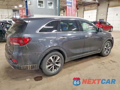Trzecie zdjęcie samochodu z tyłu: 2019 KIA SORENTO EX V6 VIN:5XYPHDA57KG515759 - miniatura