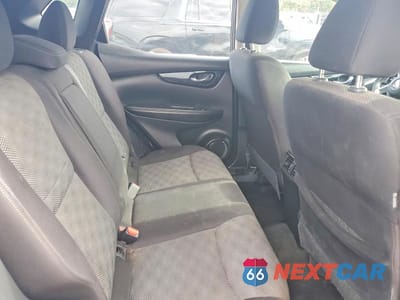 Zdjęcie 10 z 13 samochodu: 2018 NISSAN ROGUE SPORT SV VIN:JN1BJ1CP2JW182161 - miniatura