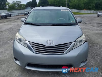 Piąte zdjęcie samochodu w środku: 2014 TOYOTA SIENNA XLE 7-PASSENGER VIN:5TDDK3DC5ES082281 - miniatura