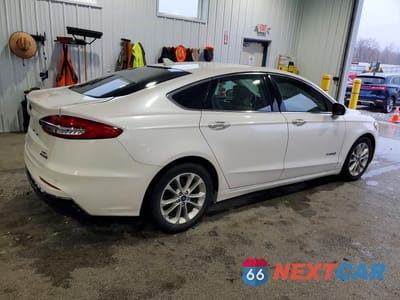 Trzecie zdjęcie samochodu z tyłu: 2019 FORD FUSION SEL VIN:3FA6P0MU0KR212781 - miniatura