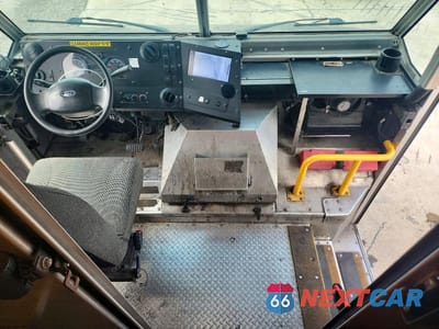 Zdjęcie 8 z 13 samochodu: 2019 FORD E450 DELIVERY TRUCK VIN:1FC3E4K69KDC51604 - miniatura