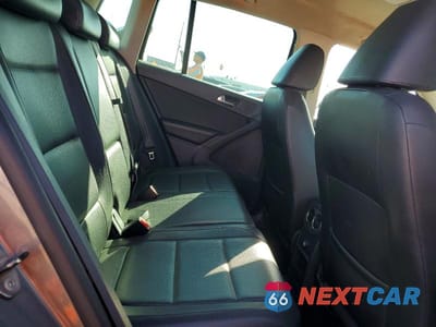 Zdjęcie 11 z 13 samochodu: 2011 VOLKSWAGEN TIGUAN S VIN:WVGAV7AX2BW504233 - miniatura