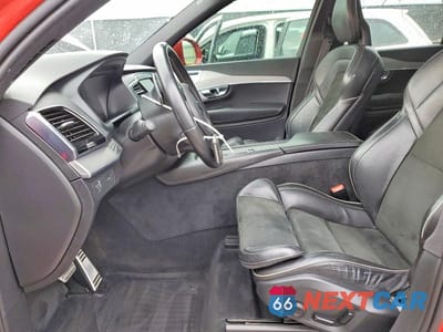 Zdjęcie 7 z 13 samochodu: 2016 VOLVO XC90 T6 VIN:YV4A22PM5G1066841 - miniatura