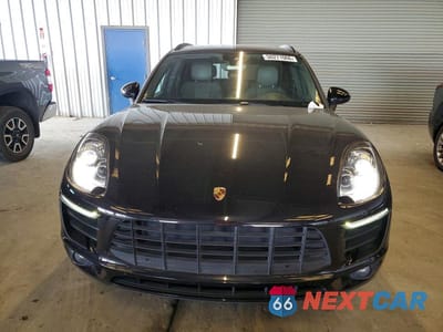 Piąte zdjęcie samochodu w środku: 2018 PORSCHE MACAN VIN:WP1AA2A55JLB22410 - miniatura