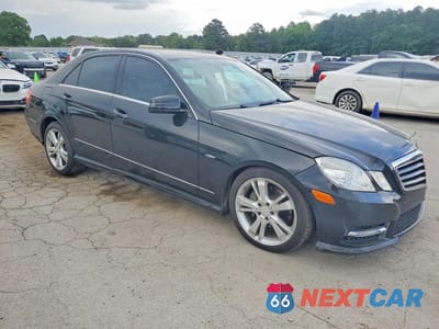 Czwarte zdjęcie samochodu z boku: 2012 MERCEDES-BENZ E 350 VIN:WDDHF5KBXCA563784 - miniatura
