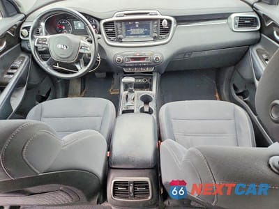 Zdjęcie 8 z 13 samochodu: 2019 KIA SORENTO LX VIN:5XYPGDA35KG436138 - miniatura