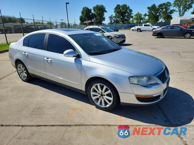 Czwarte zdjęcie samochodu z boku: 2006 VOLKSWAGEN PASSAT 2.0T LUXURY VIN:WVWEK73C16P091486 - miniatura